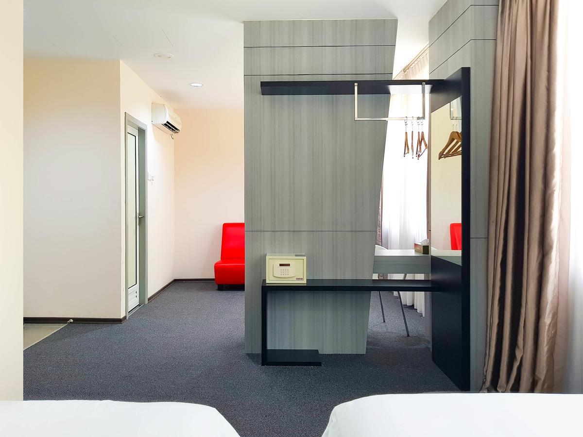Baguss City Hotel Τζόχορ Μπάχρου Εξωτερικό φωτογραφία