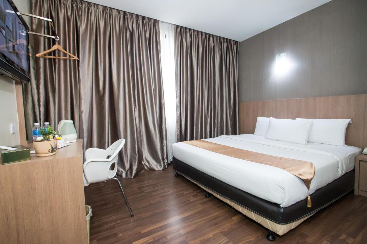 Baguss City Hotel Τζόχορ Μπάχρου Εξωτερικό φωτογραφία