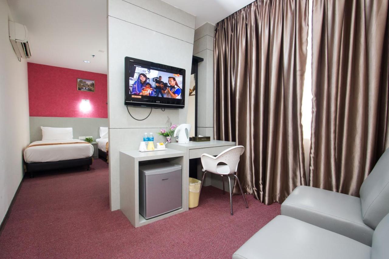 Baguss City Hotel Τζόχορ Μπάχρου Εξωτερικό φωτογραφία