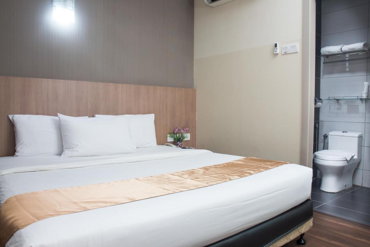 Baguss City Hotel Τζόχορ Μπάχρου Εξωτερικό φωτογραφία